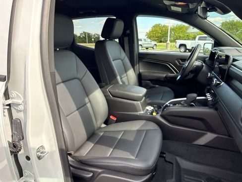 Used 2025 Chevrolet Colorado Trail Boss AWD/4WD image 33