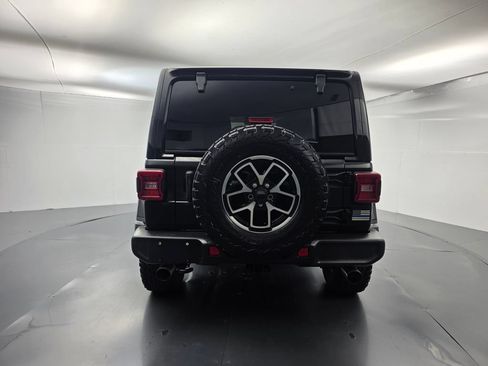 Used 2024 Jeep Wrangler Unlimited Sahara w/ Technology Group AWD/4WD image 5