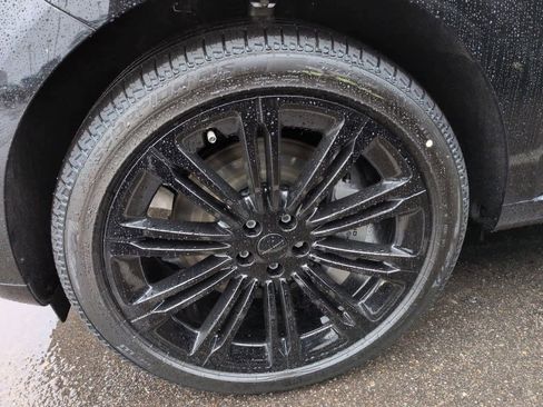 New 2026 Land Rover Range Rover Long Wheelbase SE image 13