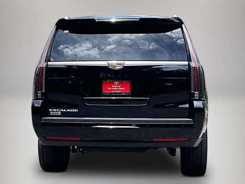 Used 2019 Cadillac Escalade Luxury RWD image 6