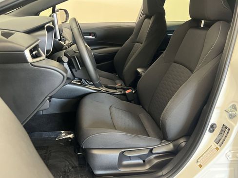 Used 2025 Toyota Corolla SE FWD image 12