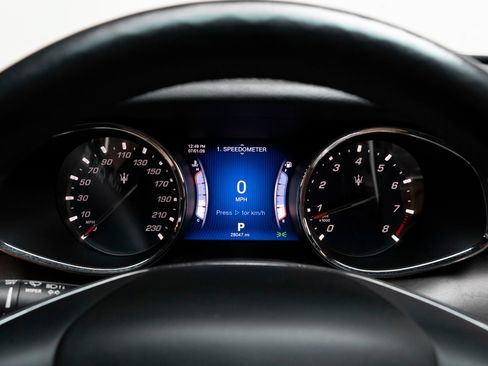 Used 2014 Maserati Quattroporte GTS RWD image 23