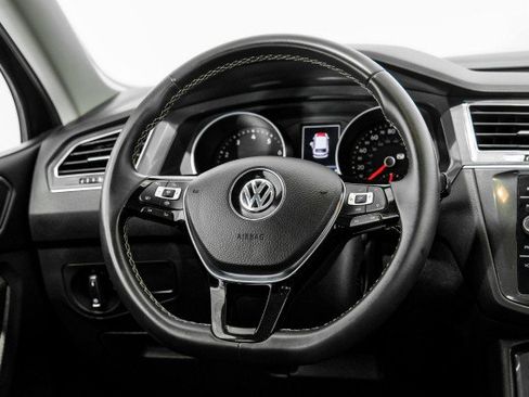 Used 2021 Volkswagen Tiguan SE R-Line AWD/4WD image 14
