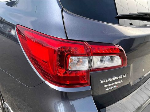 Used 2017 Subaru Outback 2.5i Limited AWD/4WD image 24
