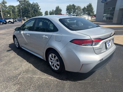 Used 2024 Toyota Corolla LE FWD image 8