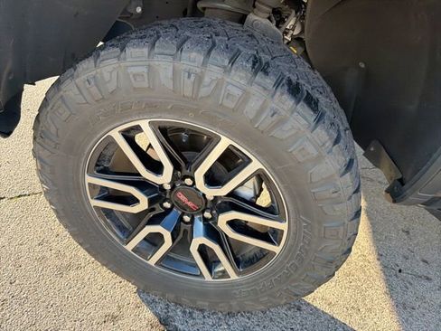 Used 2024 GMC Sierra 1500 AT4 w/ AT4 Premium Package image 11