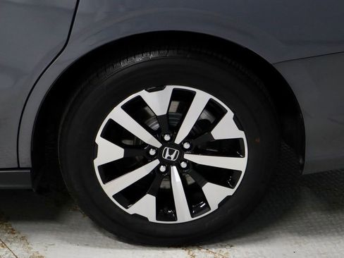Used 2025 Honda Odyssey EX-L image 20