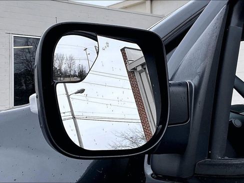 Used 2019 Nissan Titan PRO-4X image 26