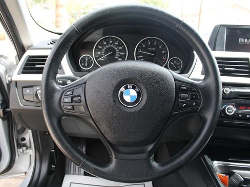 Used 2014 BMW 320i Sedan RWD image 11