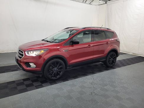 Used 2018 Ford Escape SE w/ SE Sport Appearance Package AWD/4WD image 2