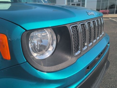 Used 2021 Jeep Renegade Latitude AWD/4WD image 11