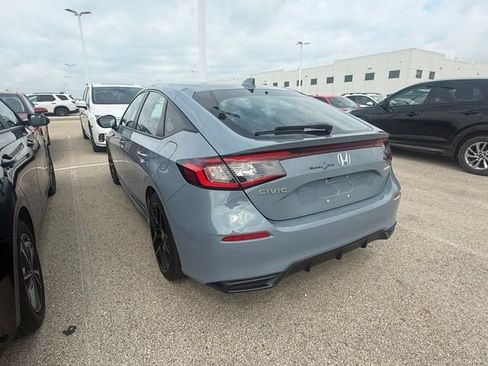 Used 2023 Honda Civic Sport image 2