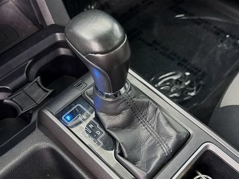 Certified 2021 Toyota Tacoma TRD Off-Road AWD/4WD image 18