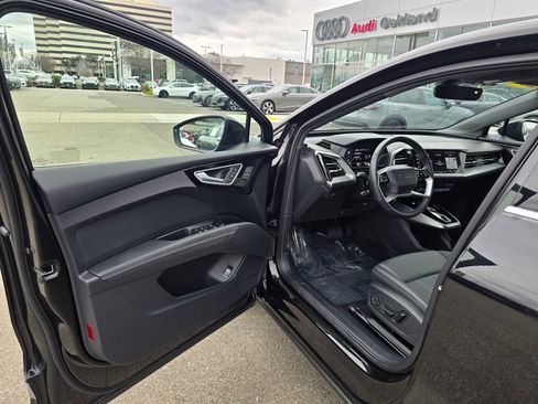 Used 2024 Audi Q4 e-tron Premium Plus image 21