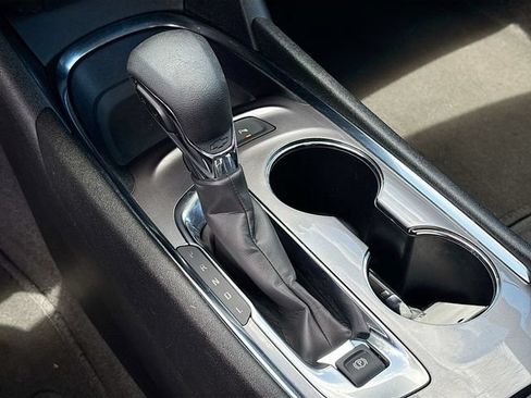 Used 2024 Chevrolet Malibu LT FWD image 16