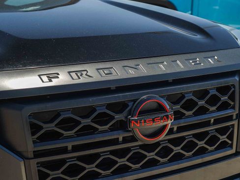 Used 2024 Nissan Frontier PRO-4X AWD/4WD image 10