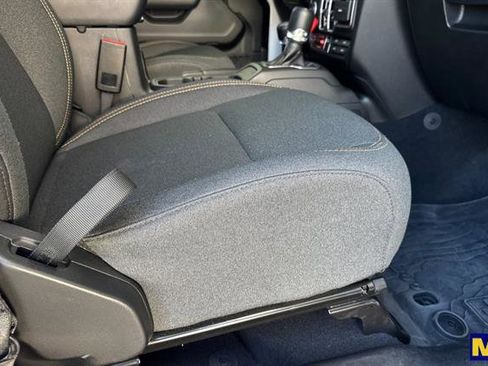 Used 2025 Jeep Gladiator Willys image 20