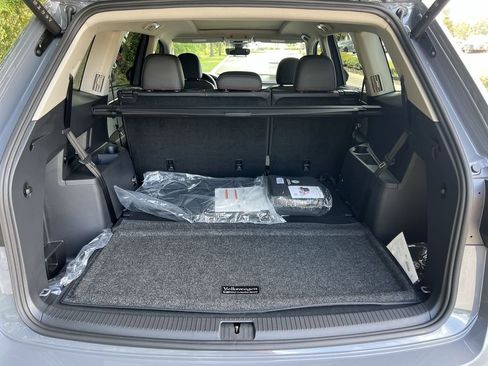 New 2025 Volkswagen Atlas Peak Edition SE image 24