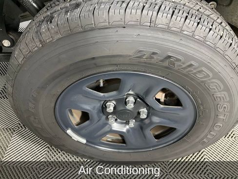 Certified 2022 Jeep Gladiator Sport w/ Trailer Tow Package image 8