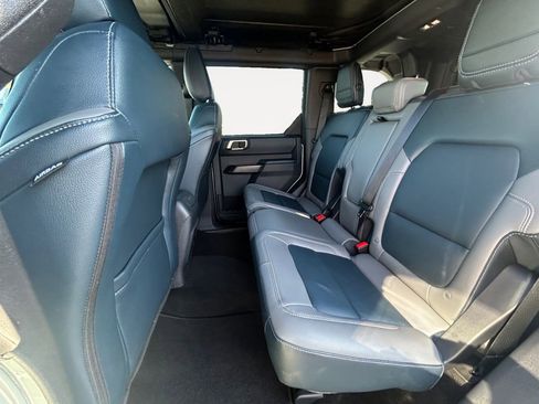 Used 2024 Ford Bronco Outer Banks image 11