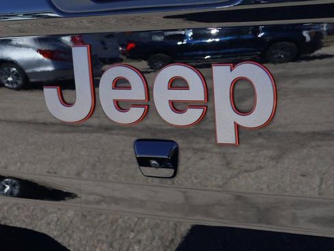 Used 2023 Jeep Gladiator Mojave w/ Cold Weather Group image 18