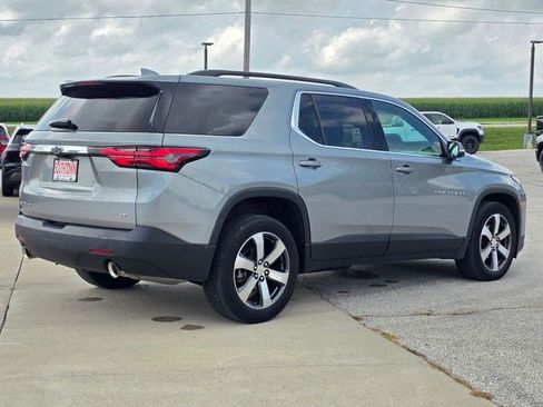 Used 2023 Chevrolet Traverse LT w/ LT Premium Package AWD/4WD image 8