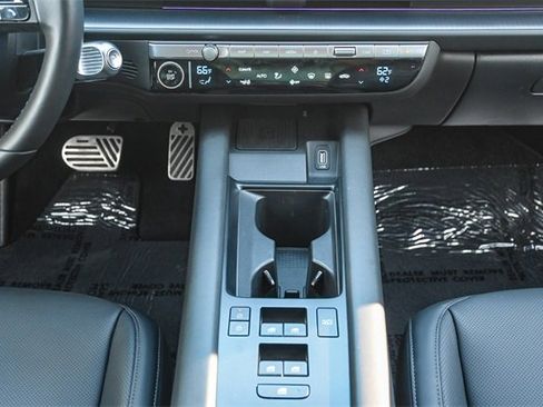 Used 2024 Hyundai Ioniq 6 Limited image 15