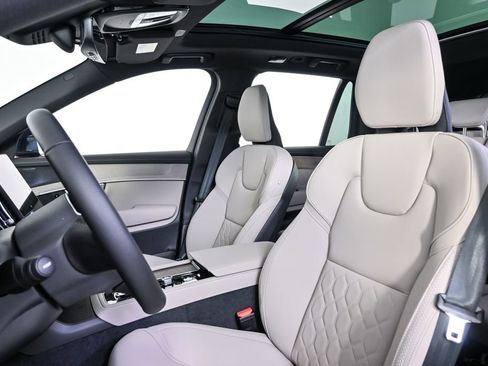 Certified 2026 Volvo XC90 B6 Plus w/ Protection Package Premier AWD/4WD image 6