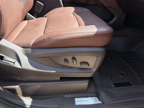Used 2019 Chevrolet Tahoe Premier RWD image 14