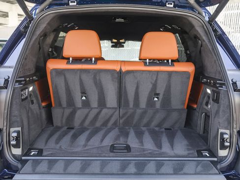 Used 2025 BMW X7 M60i image 23