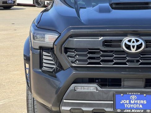 Used 2024 Toyota Tacoma TRD Sport image 5