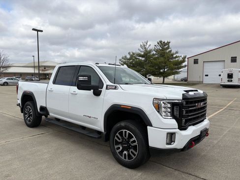 Used 2023 GMC Sierra 2500 AT4 w/ AT4 Preferred Package image 2