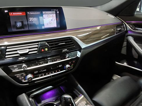 Used 2019 BMW 530i xDrive w/ Convenience Package AWD/4WD image 20