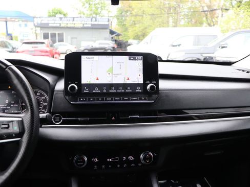Used 2024 Mitsubishi Outlander AWD image 21