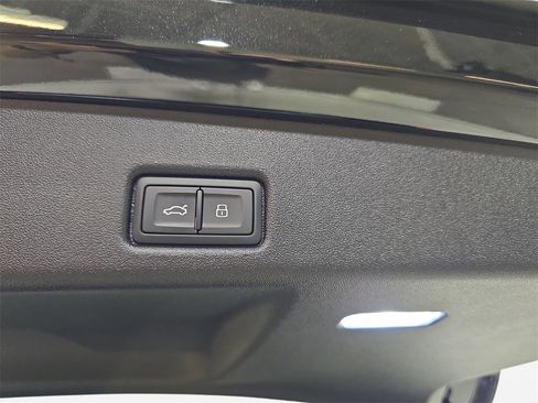 New 2025 Audi Q5 2.0T Premium image 13