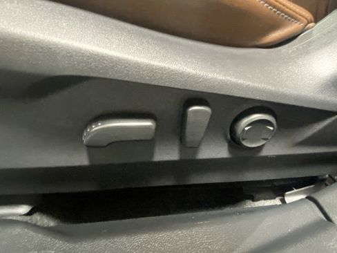 Used 2020 Subaru Outback Touring XT image 12