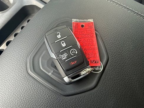 New 2026 RAM 3500 Laramie AWD/4WD image 35