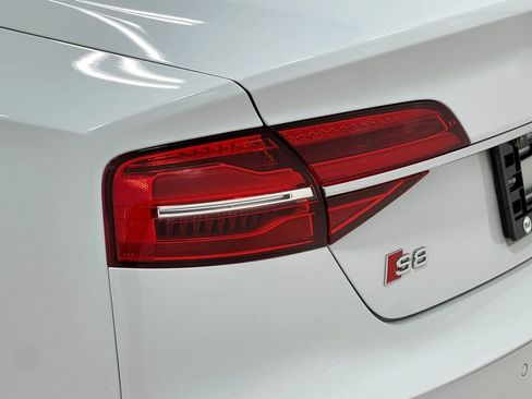 Used 2015 Audi S8 AWD/4WD image 36
