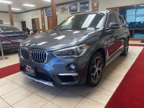 Used 2017 BMW X1 xDrive28i image 1