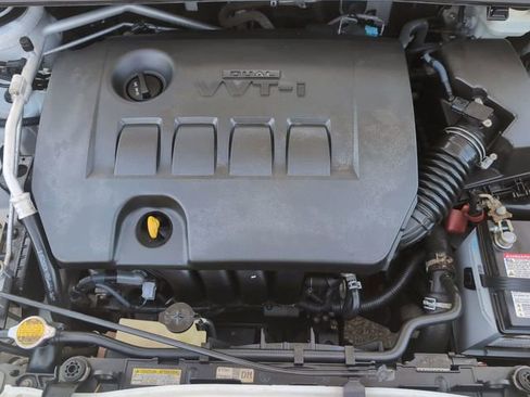 Used 2015 Toyota Corolla LE FWD image 26