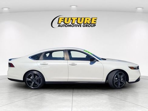Certified 2025 Honda Accord Sport image 3