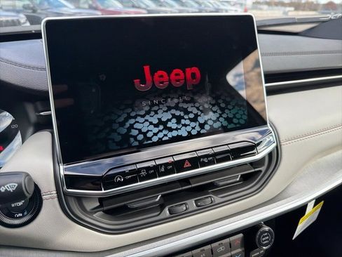 New 2026 Jeep Compass Limited image 12