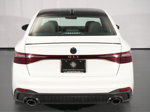 Used 2025 Volkswagen Jetta GLI Autobahn FWD image 12