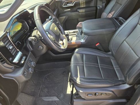 Used 2024 Chevrolet Silverado 1500 High Country image 3