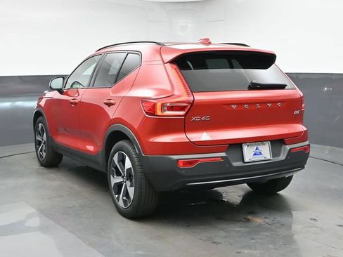 Used 2023 Volvo XC40 B5 Plus w/ Driver Assist Package AWD/4WD image 8