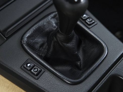 Used 1991 BMW 318iS Coupe RWD image 59