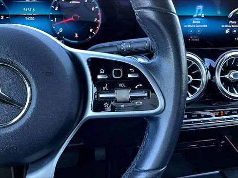 Used 2020 Mercedes-Benz GLB 250 GLB 250 image 25