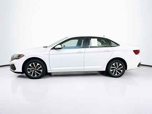 Used 2024 Volkswagen Jetta S image 4