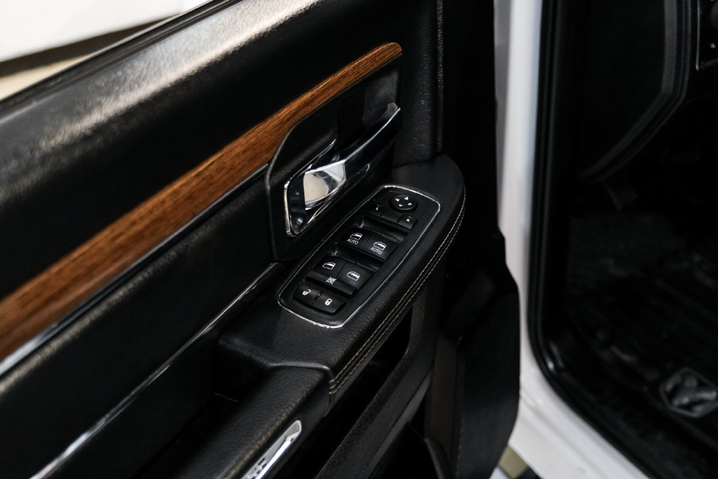 Used 2018 RAM 1500 Laramie AWD/4WD image 37