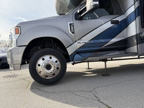 Used 2021 Ford F550 4x4 Regular Cab Super Duty w/ XLT Value Package image 91